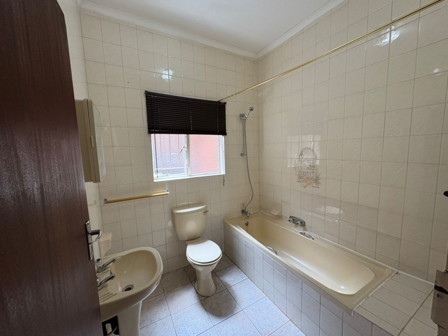 To Let 3 Bedroom Property for Rent in Safari Gardens North West